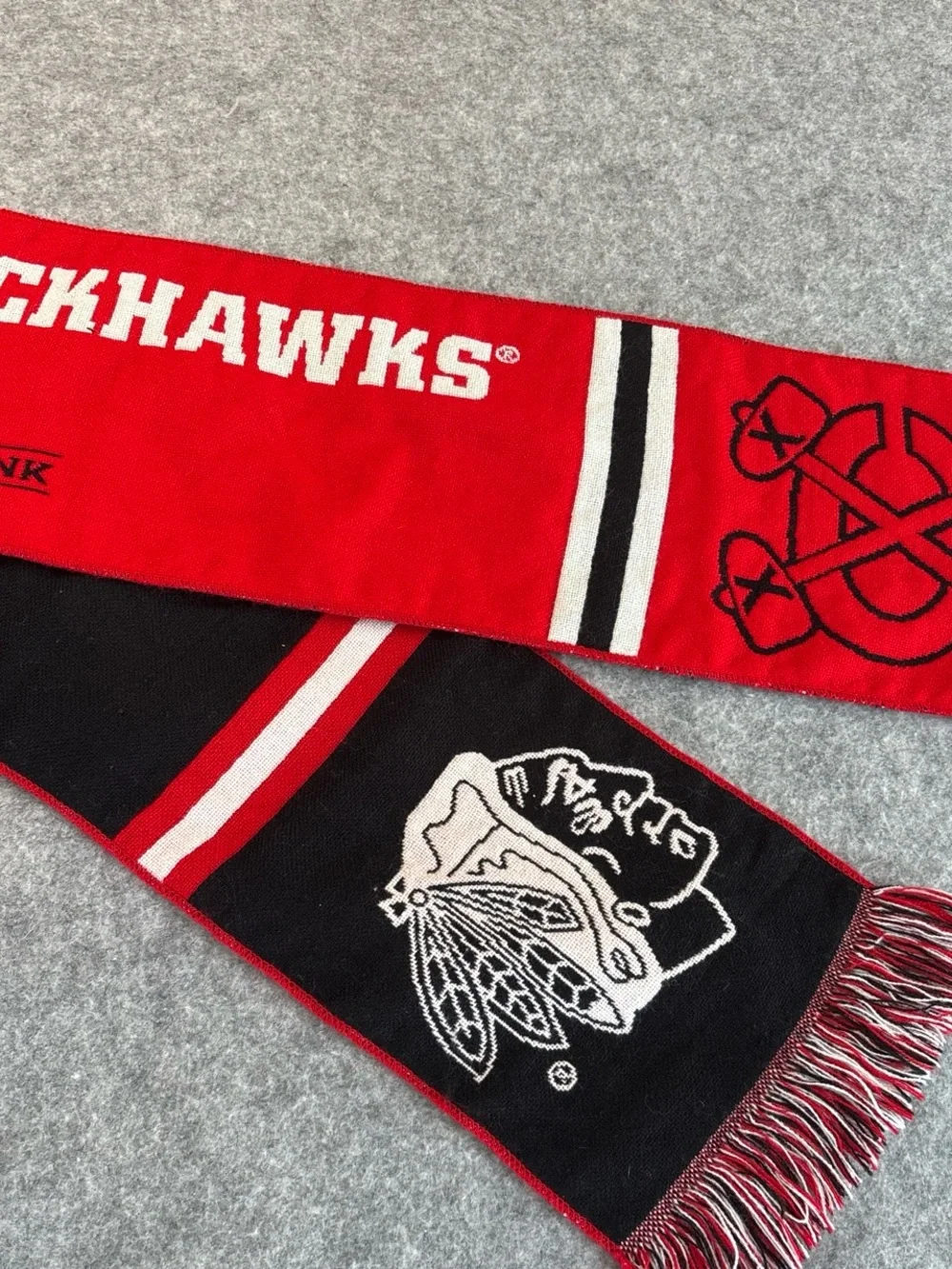 Chicago Blackhawks Red & Black Knit Scarf